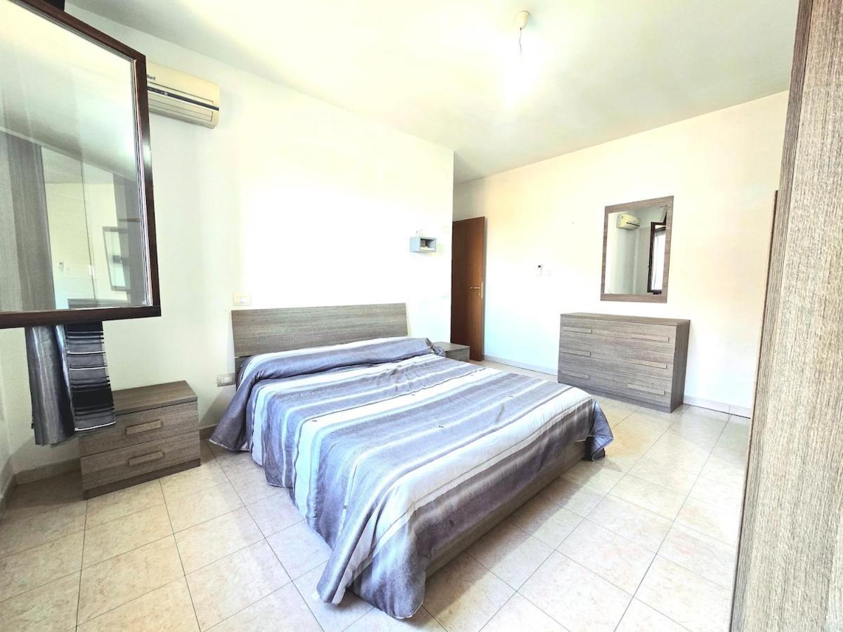 Casa Amelia Oristano, 10 Minutes From The Beaches Exterior photo