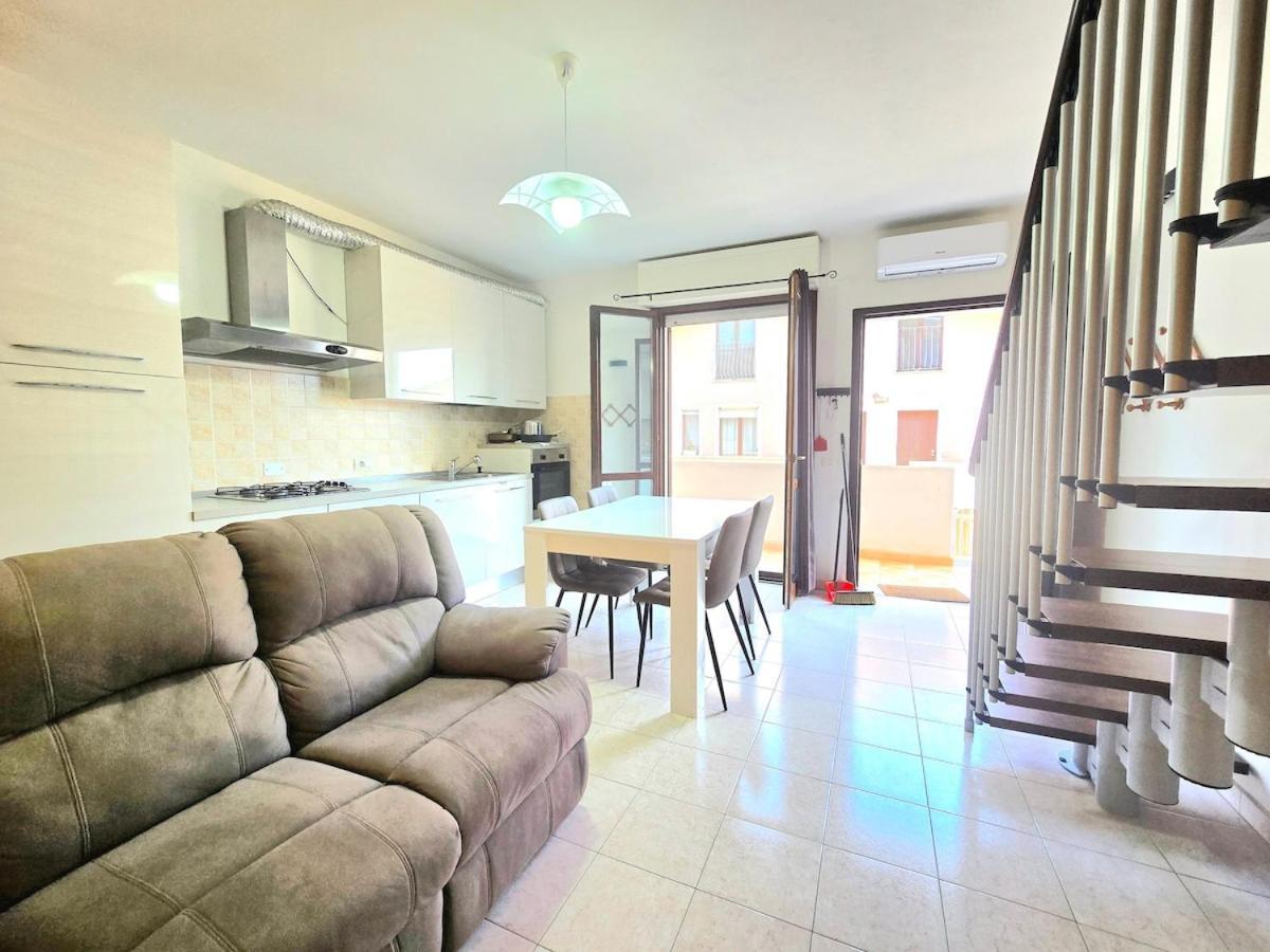 Casa Amelia Oristano, 10 Minutes From The Beaches Exterior photo